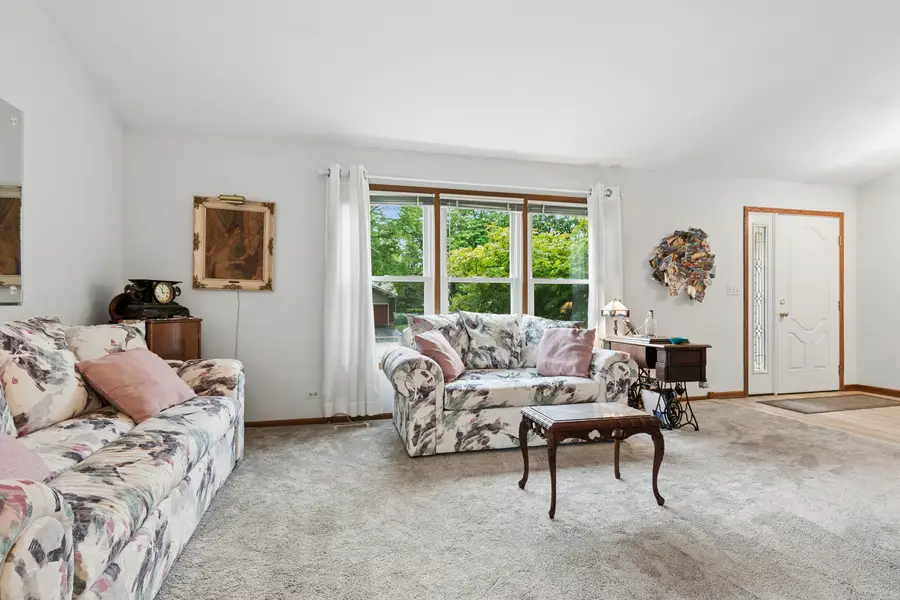 1011 Woodbridge Drive, Cary, IL 60013 - #3