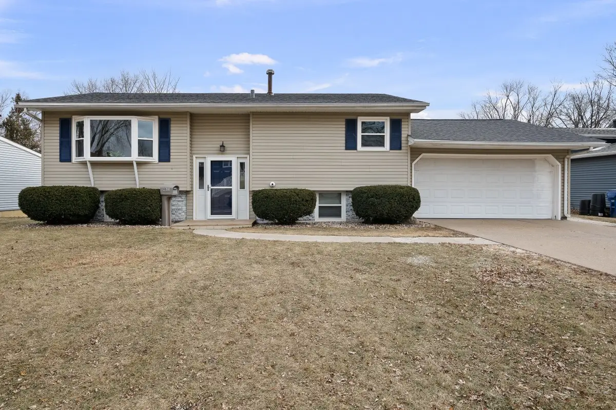 4811 Gaines Street, Davenport, IA 52806 - #1