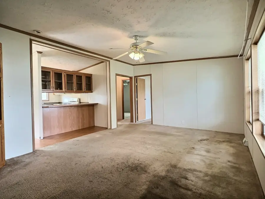 519 22nd Avenue N, Clinton, IA 52732 - #2