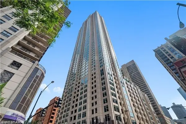 33 W Ontario Street #20I, Chicago, IL 60654