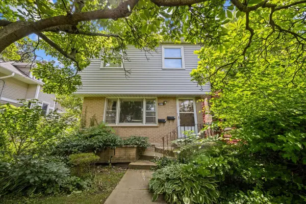 2490 Green Bay Road, Highland Park, IL 60035
