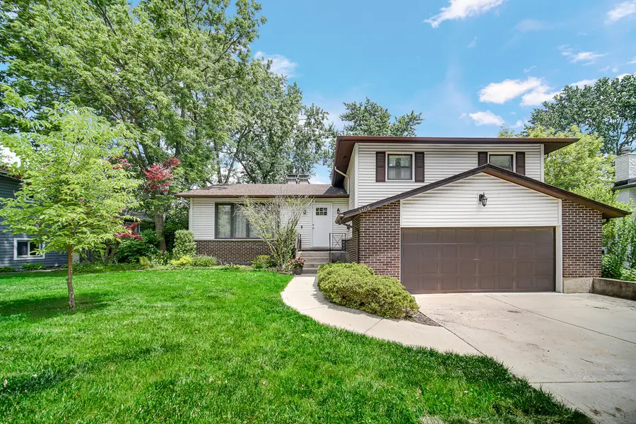 1105 N Hemlock Lane, Mount Prospect, IL 60056 - #2