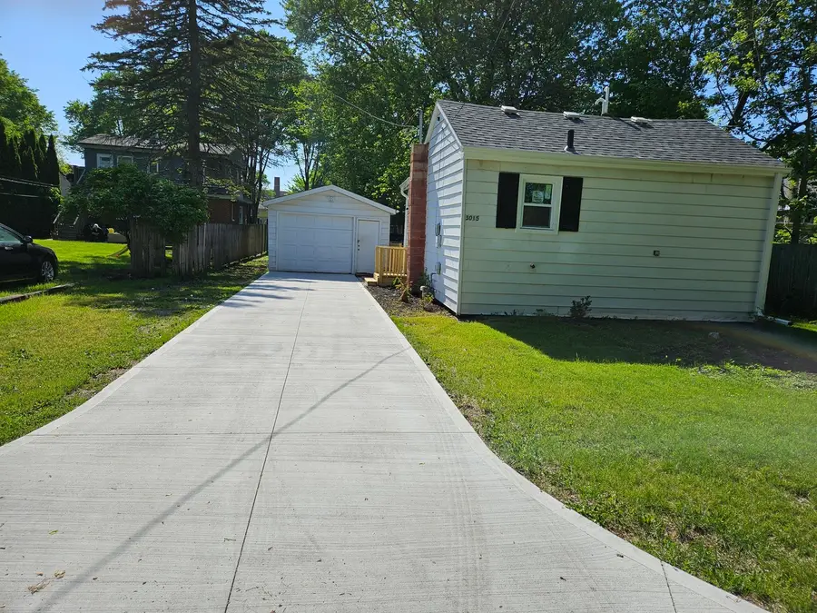 3015 Ezekiel Avenue, Zion, IL 60099 - #2