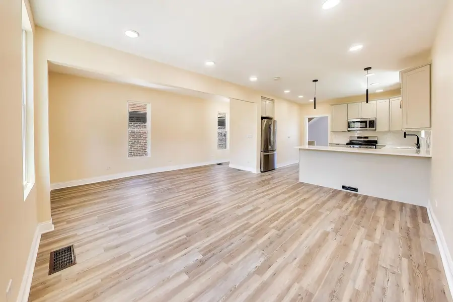 3723 S Winchester Avenue, Chicago, IL 60609 - #2
