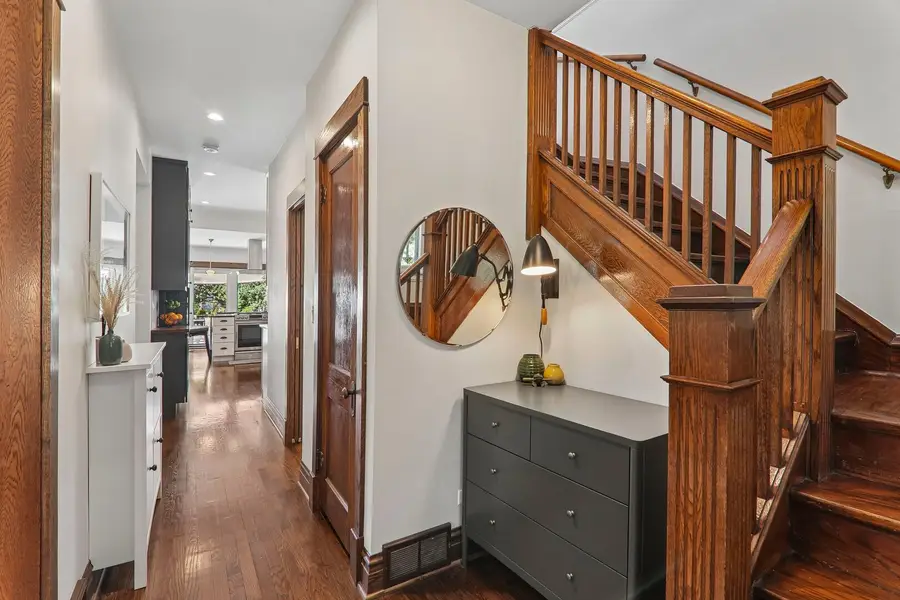 4630 N Kilbourn Avenue, Chicago, IL 60630 - #2