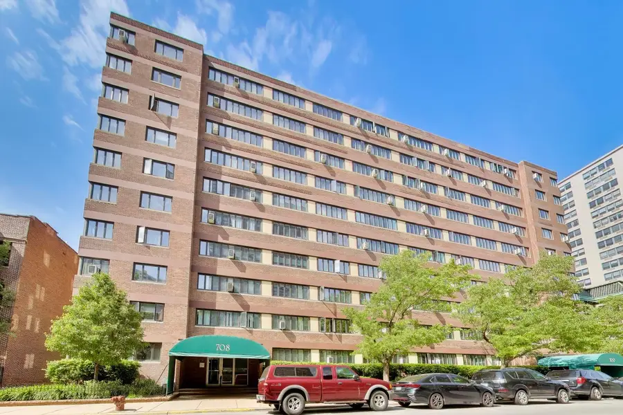 708 W Bittersweet Place #1003, Chicago, IL 60613 - #2