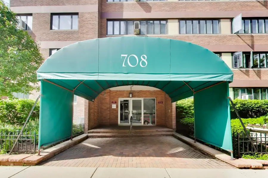 708 W Bittersweet Place #1003, Chicago, IL 60613 - #3