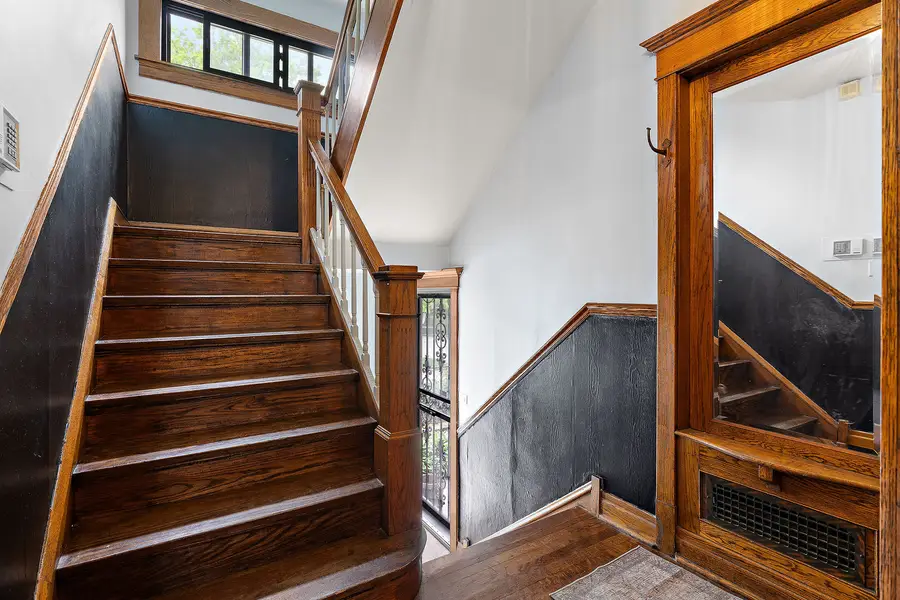 4154 N Dickinson Avenue, Chicago, IL 60641 - #3