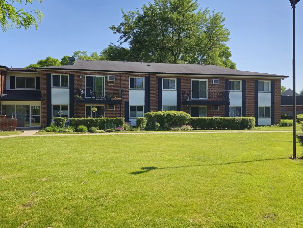 2431 E Brandenberry Court #2M, Arlington Heights, IL 60004 - #1