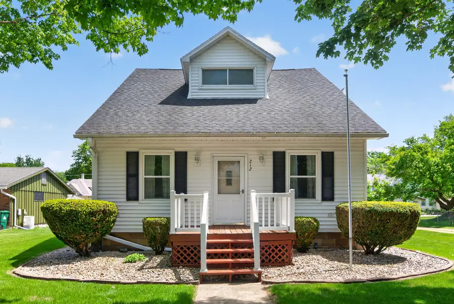 212 S Elm Street, Franklin Grove, IL 61031 - #2