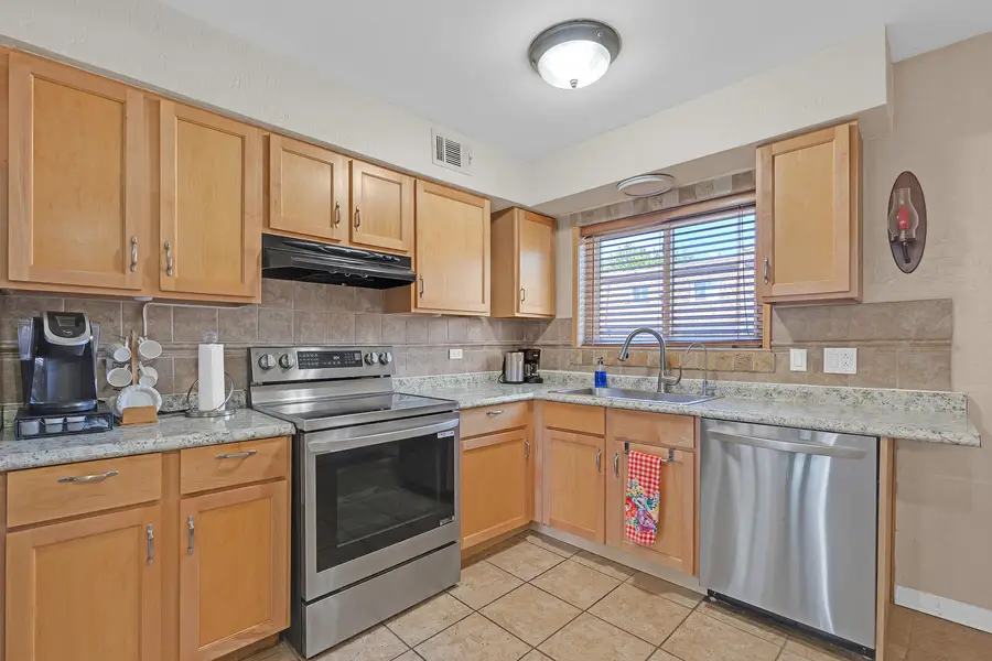 9480 Bay Colony Drive #2N, Des Plaines, IL 60016 - #3