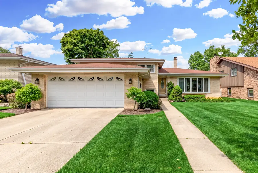 8744 W North Terrace, Niles, IL 60714 - #2