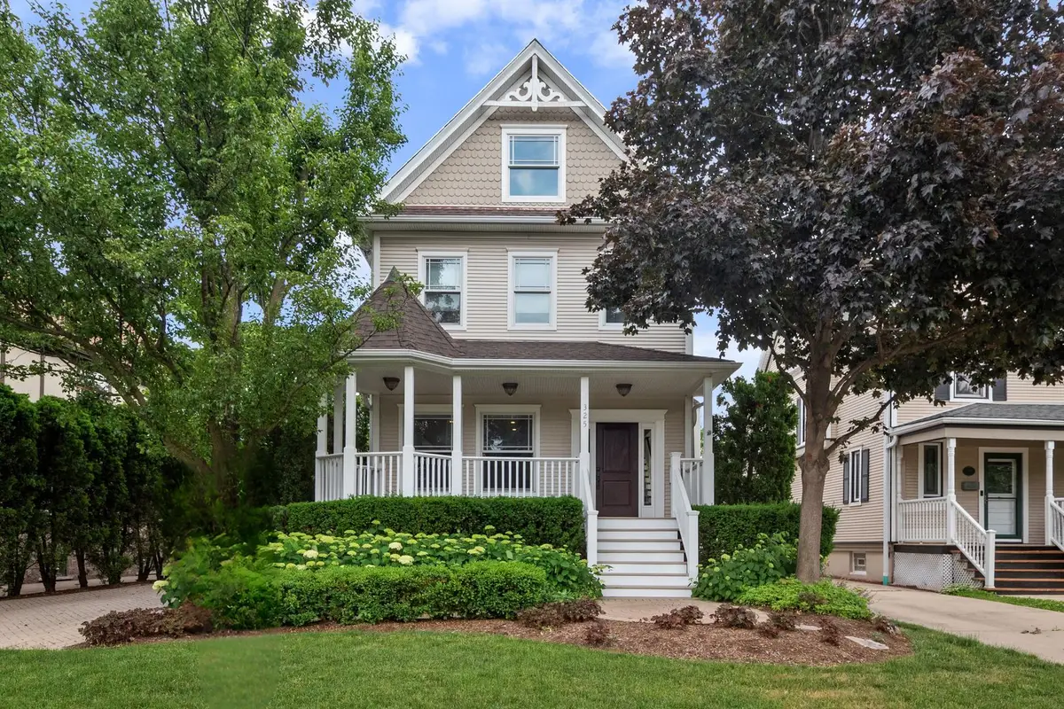 325 S Crescent Avenue, Park Ridge, IL 60068 - #1