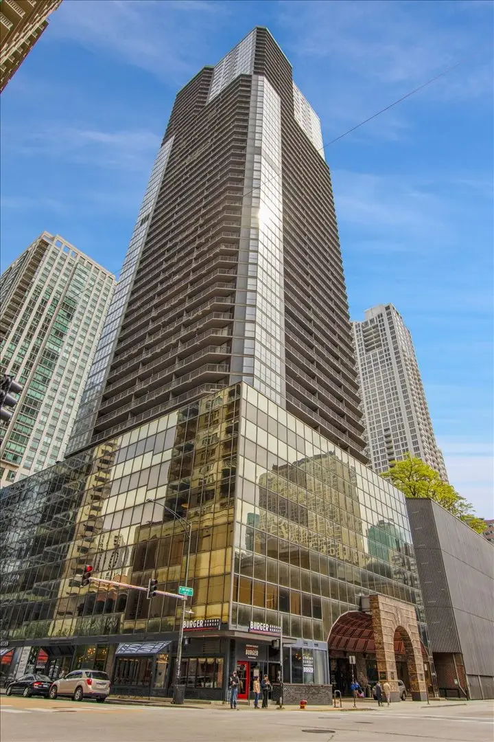 10 E Ontario Street #905, Chicago, IL 60611 - #1