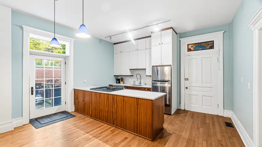 1049 W Wellington Avenue #1B, Chicago, IL 60657 - #2