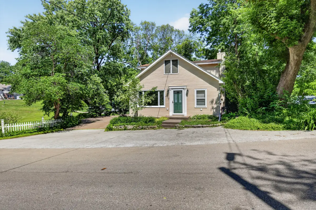 629 N 3rd Street, Le Claire, IA 52753 - #1