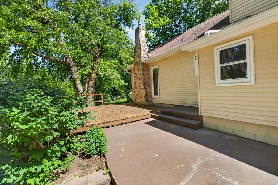629 N 3rd Street, Le Claire, IA 52753 - #3
