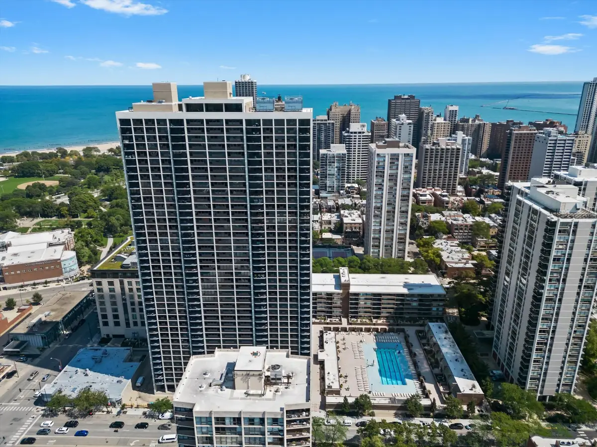 1560 N Sandburg Terrace #2708J, Chicago, IL 60610 - #1