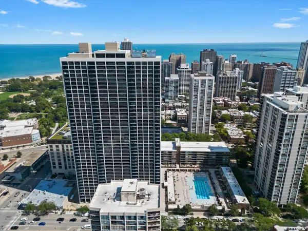1560 N Sandburg Terrace #2708J, Chicago, IL 60610