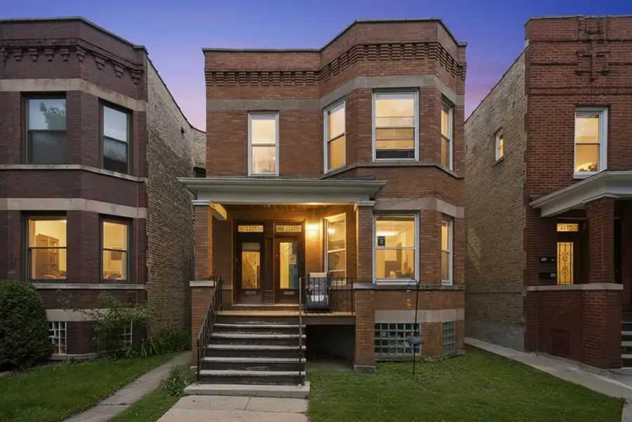 3531 N Oakley Avenue, Chicago, IL 60618 - #3