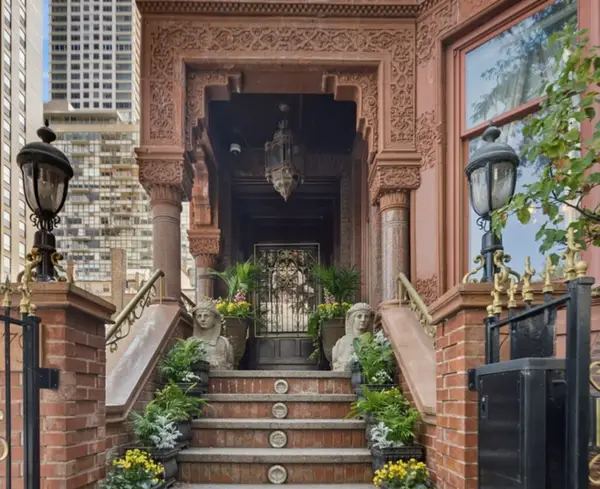 79 E Cedar Street, Chicago, IL 60611