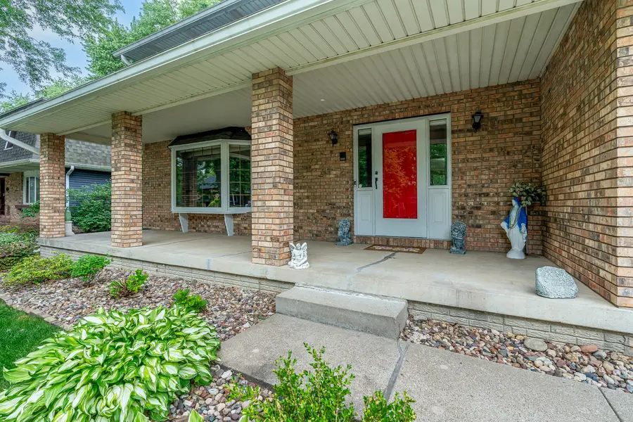 4310 Amesbury Drive, Bettendorf, IA 52722 - #3