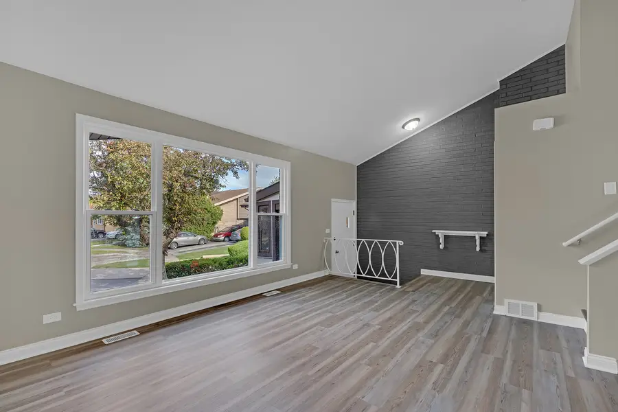 9272 N Home Terrace, Des Plaines, IL 60016 - #2