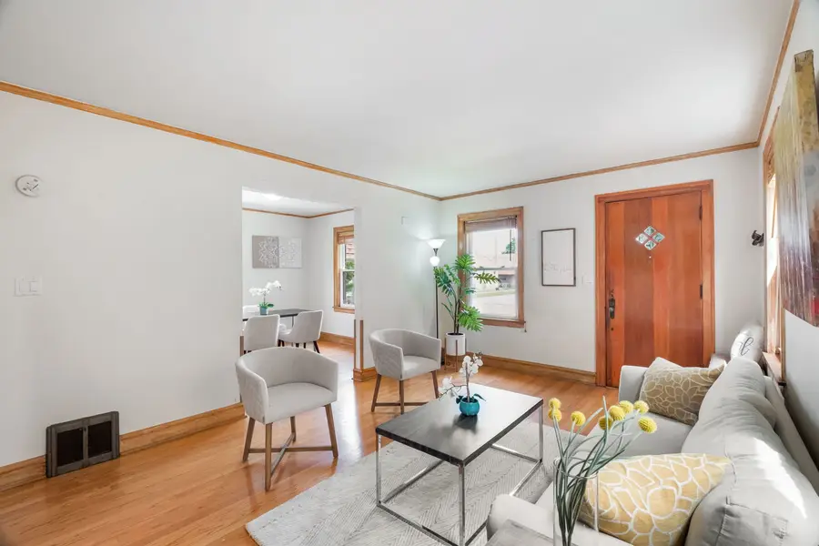 5424 N Mobile Avenue, Chicago, IL 60630 - #3