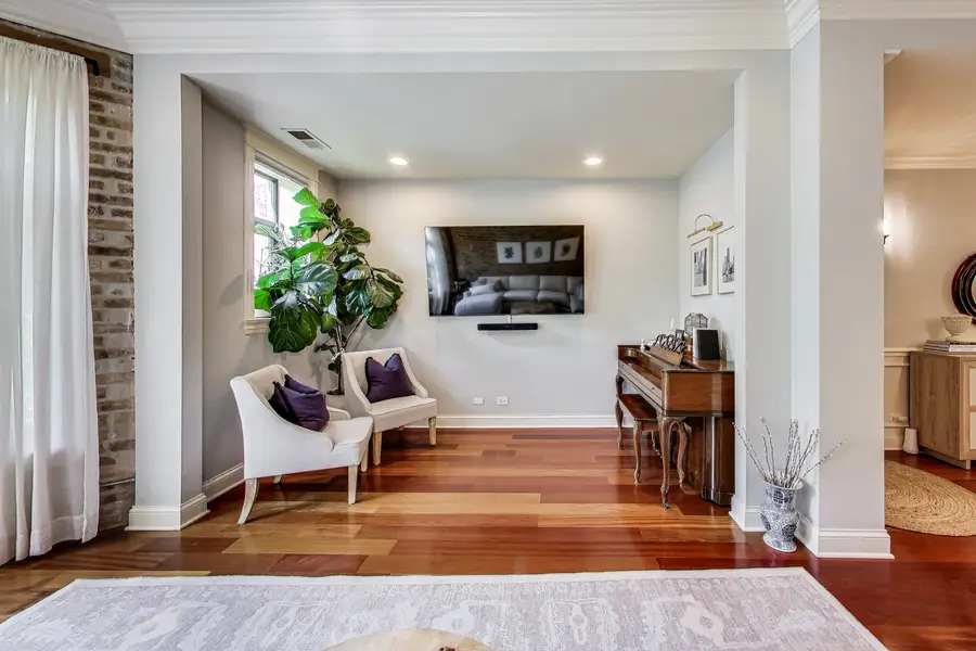 1420 W Belle Plaine Avenue #1E, Chicago, IL 60613 - #3