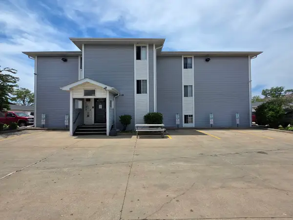 3170 W Monroe Street #107, Waukegan, IL 60085