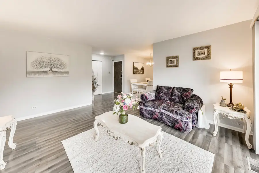 1264 Williamsburg Drive #D1, Schaumburg, IL 60193 - #3
