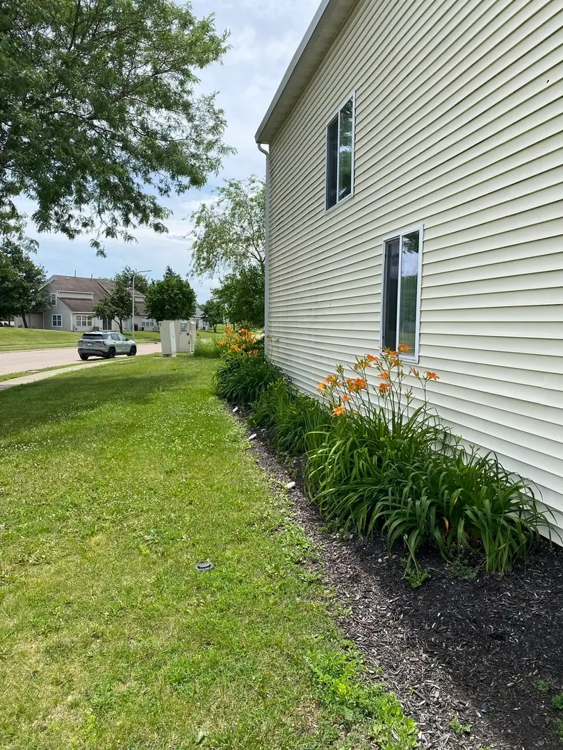 1 Hobart Court, South Elgin, IL 60177 - #3