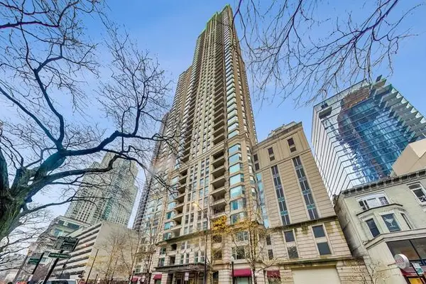 25 E Superior Street #1906, Chicago, IL 60611