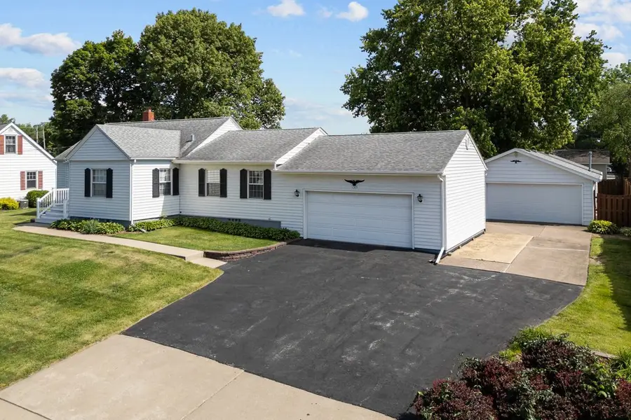 1325 Lincoln Road, Bettendorf, IA 52722 - #2