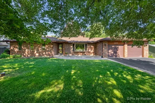1216 S Grove Avenue, Barrington, IL 60010