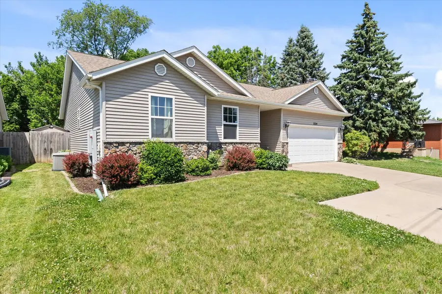 5134 N Division Street, Davenport, IA 52806 - #3