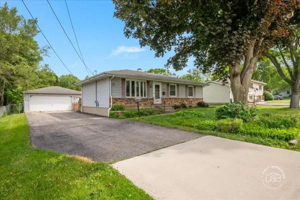 184 Locust Street, South Elgin, IL 60177