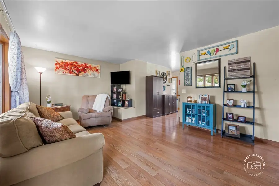 184 Locust Street, South Elgin, IL 60177 - #3