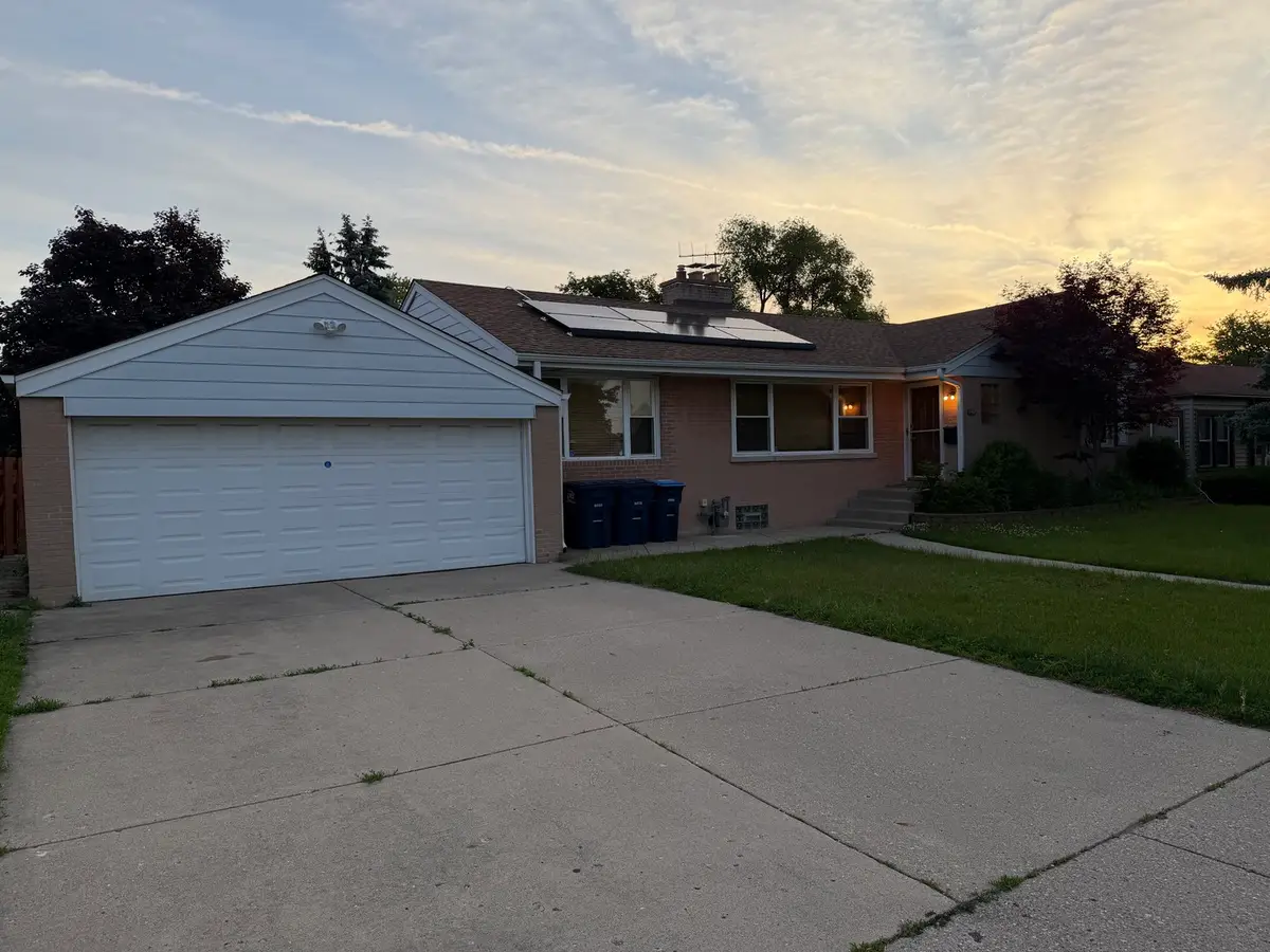 840 E Thacker Street, Des Plaines, IL 60016 - #1