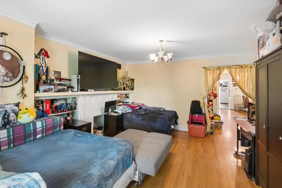6630 N Maplewood Avenue, Chicago, IL 60645 - #3