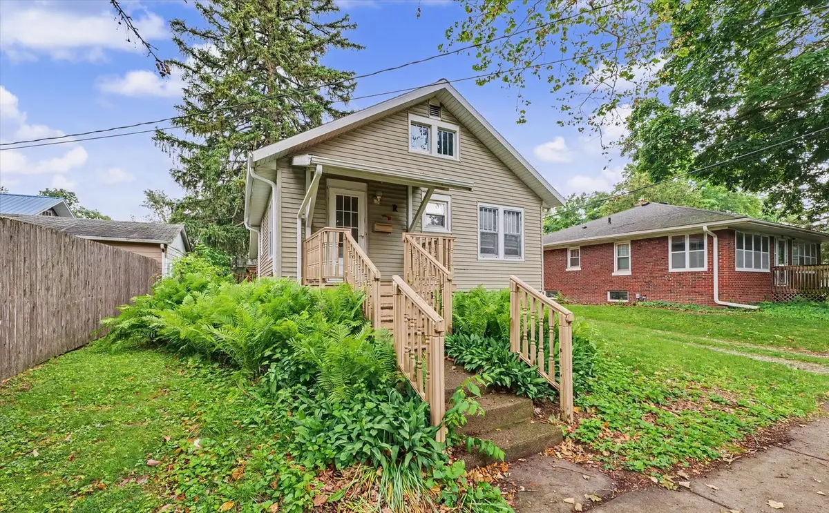 206 N Victor Street, Champaign, IL 61821 - #1