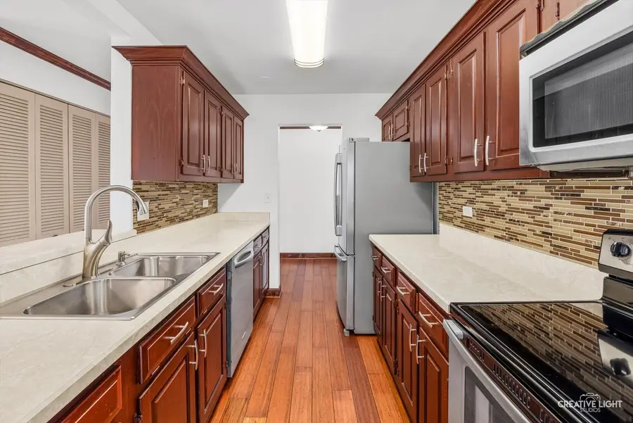 907 Curtiss Street #101, Downers Grove, IL 60515 - #3