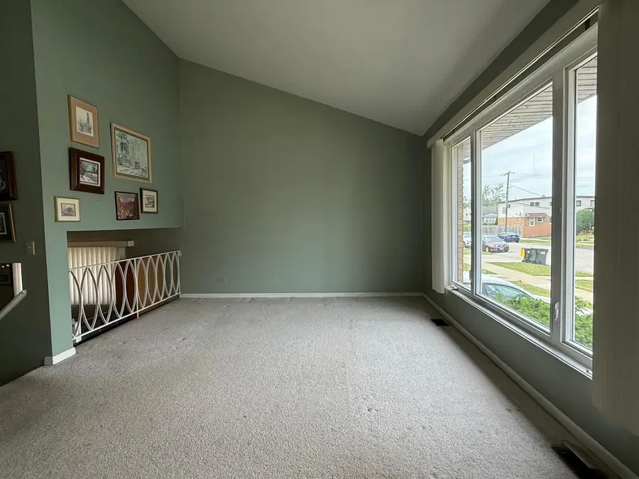 8945 N Lyons Street, Des Plaines, IL 60016 - #3