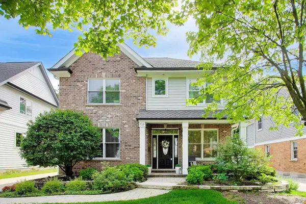 713 N Beverly Lane, Arlington Heights, IL 60004