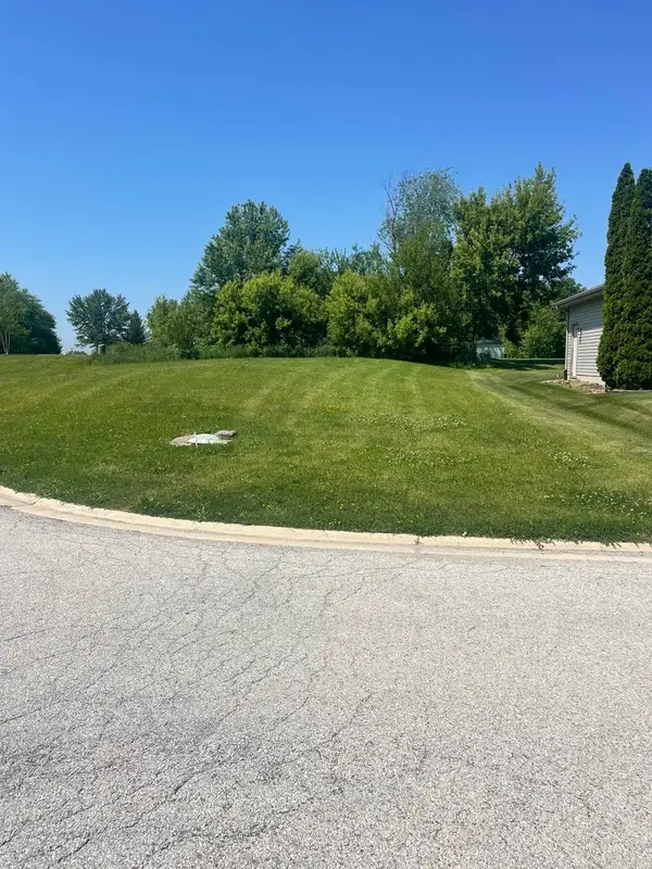 321 Pine Street, Beecher, IL 60401
