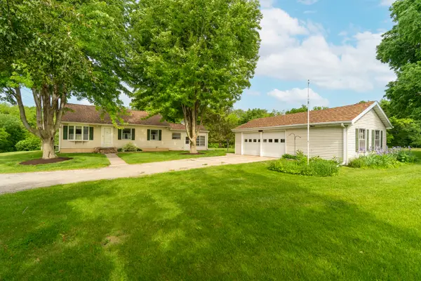 698 N 2853rd Road, Lasalle, IL 61301