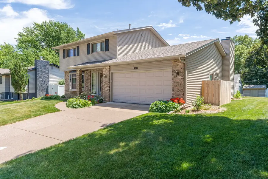 2331 E 33rd Street, Davenport, IA 52807 - #2