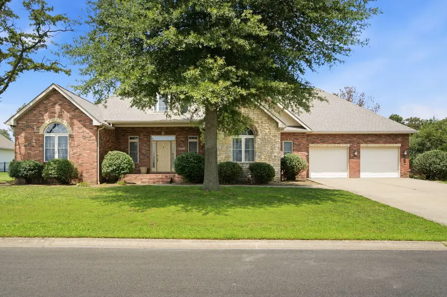 1104 Daybreak Drive, Marion, IL 62959 - #2