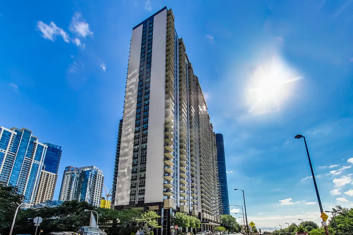 400 E Randolph Street #2101, Chicago, IL 60601 - #1