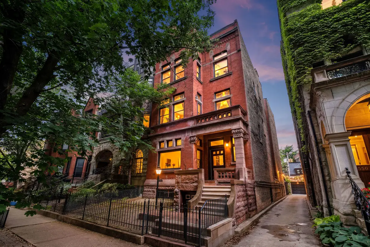 560 W Arlington Place, Chicago, IL 60614 - #1